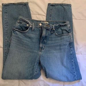 cute jeans brand is madewell great denim low rise straight/baggy fit⭐️